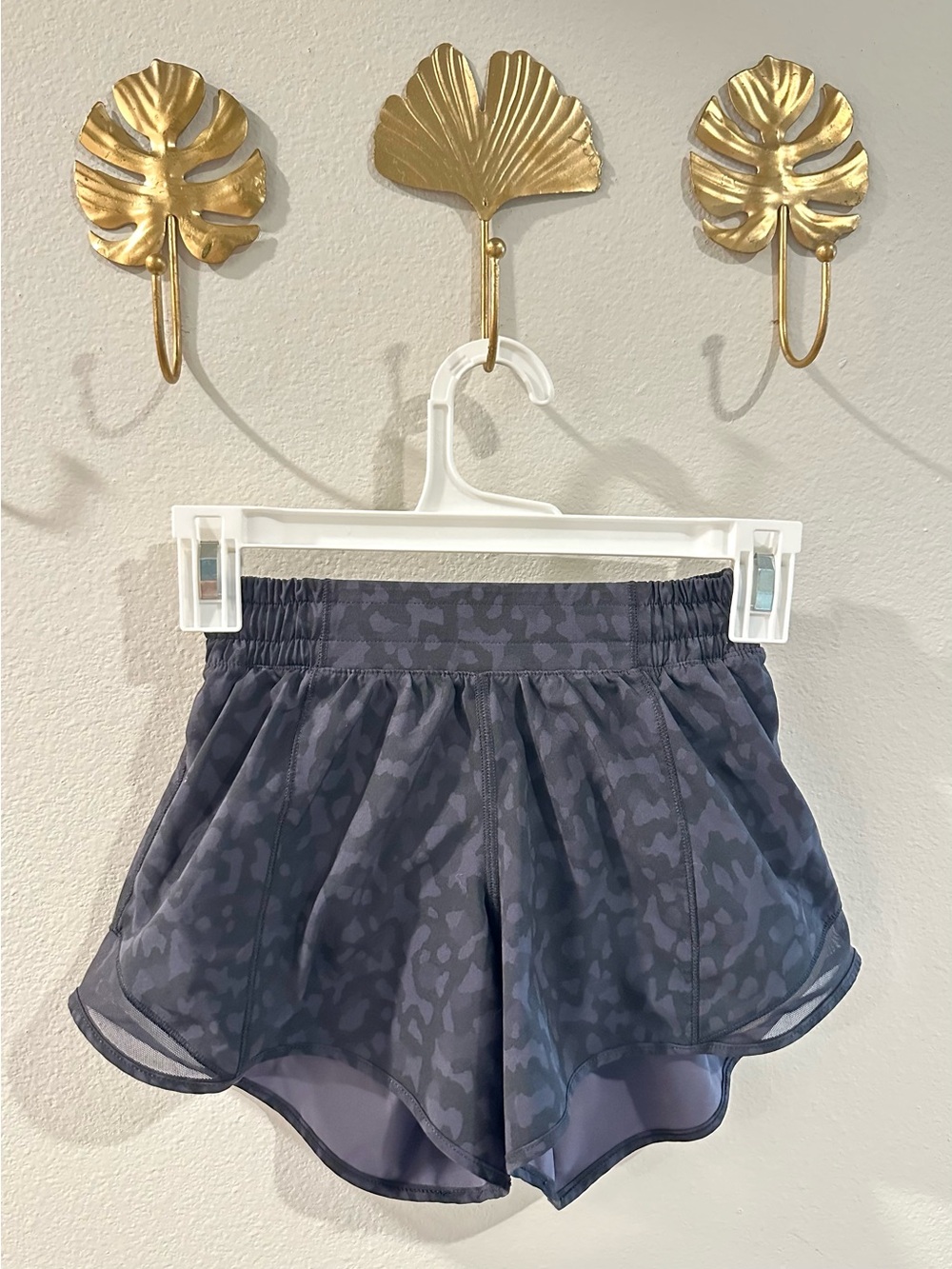 Lululemon Shorts in Charcoal Black Leopard Print